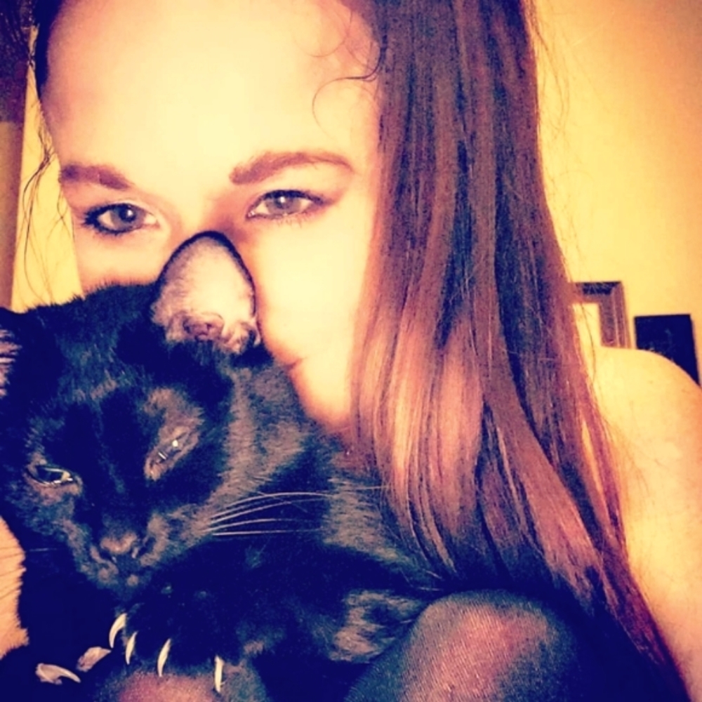 Meet Your Posher: 🐝Meli Leigh🐝